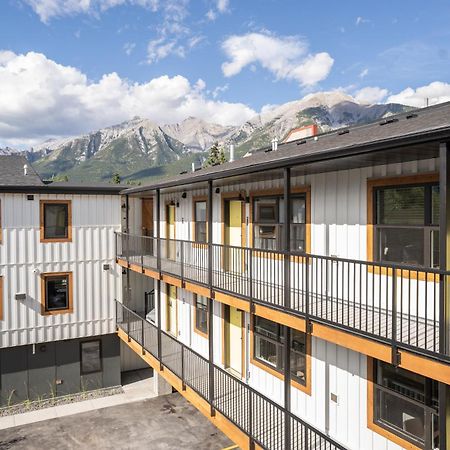 Basecamp Suites Canmore Bagian luar foto